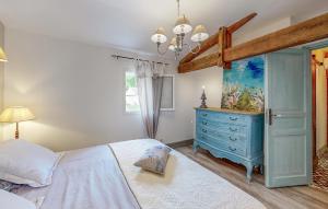 Maisons de vacances Cozy Home In Port-Sainte-Foy-Pontch : photos des chambres