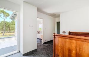 Maisons de vacances Stunning Home In Marennes-Hiers-Brouage : photos des chambres