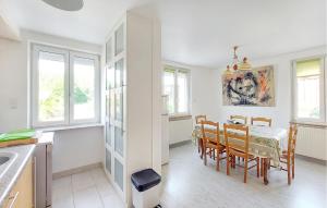 Maisons de vacances 3 Bedroom Nice Home In Reipertswiller : photos des chambres