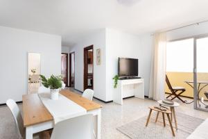 Home2Book Bright Stadium Apartment, Santa Cruz