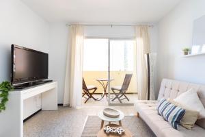 Home2Book Bright Stadium Apartment, Santa Cruz