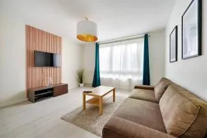 Welcome to Karl House - Шампіньї-сюр-Марн