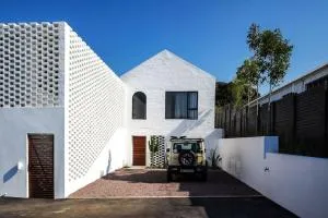 Architectural gem in Durban North - sleeps 6 - Durban North