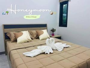 Songmee Pool Villa Nikompattana