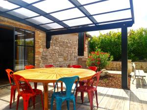 "La Case" - Magnifique ferme rénovée au cœur de la nature - Piscine privée sans vis-à-vis - Vue dégagée - Jardin - Stationnements gratuits devant la propriété - Belles prestations