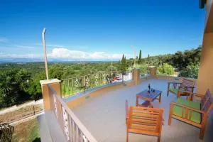 Happy Holiday House - Varypatádes