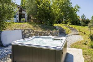 Maisons de vacances Maison De Charme Avec Jacuzzi : Maison 7 Chambres