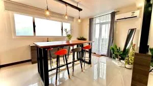 Luxurious Deluxe Apartment - EhubStay Mactan Cebu - Saekyung Condo Looc - Cambaro