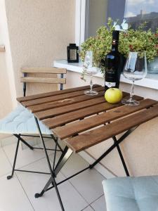 Green Apple Apartment