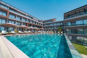 Royal Blue Resort & Residences - Kavač