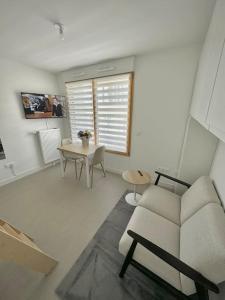 Studio neuf en bord de Seine