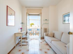 Margari Bright Apartment with Parking