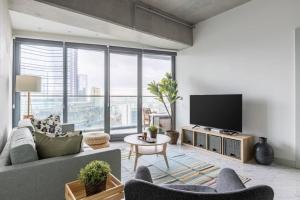 Elegant 1BD Terrace Gem PoolParking! #344