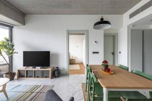 Elegant 1BD Terrace Gem PoolParking! #344