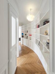 Amazing refurbished flat in Paris V