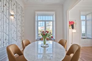 Stylish Estrela Apartment by LovelyStay