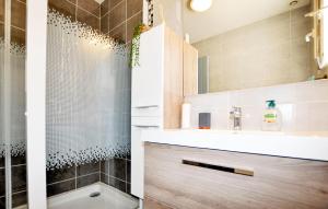 Maisons de vacances Gorgeous Home In Alenya : photos des chambres