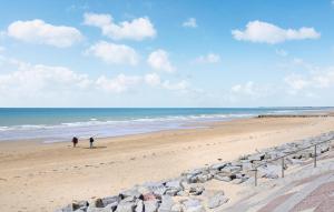 Maisons de vacances 3 Bedroom Beautiful Home In Creances : photos des chambres