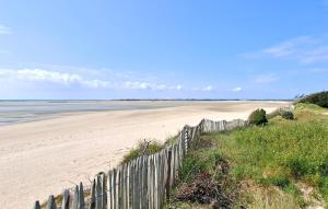 Maisons de vacances 3 Bedroom Stunning Home In Creances : photos des chambres