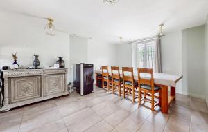 4 Bedroom Gorgeous Home In Saint-Vaast-Dequiquev