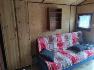 Mały drewniany domek w Białym Borze - Stare Wierzchowo