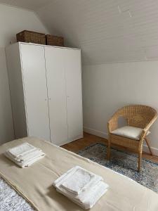 Maisons de vacances La maison des Teinturiers maison de ville avec jardin : photos des chambres