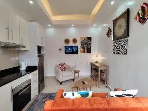 Lindiwe's Cozy Little Livin' 2 - Karagari