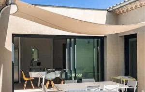 Maisons de vacances 4 Bedroom Beautiful Home In Vinsobres : photos des chambres