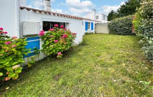 Maisons de vacances 2 Bedroom Gorgeous Home In L-ile-D-yeu : photos des chambres