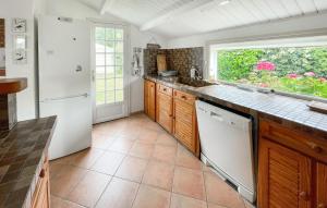 2 Bedroom Gorgeous Home In Lîle-Dyeu