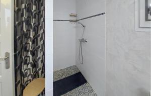 Appartements 3 Bedroom Lovely Apartment In Regusse : Appartement 3 Chambres