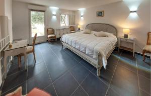 Maisons de vacances 3 Bedroom Stunning Home In Regusse : photos des chambres