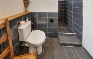 Maisons de vacances 3 Bedroom Stunning Home In Regusse : photos des chambres