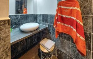Maisons de vacances 3 Bedroom Stunning Home In Regusse : photos des chambres