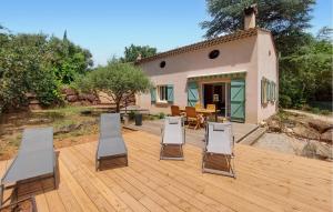 Maisons de vacances Stunning Home In Lorgues With Wifi : photos des chambres