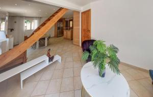Maisons de vacances Stunning Home In Lorgues With Wifi : photos des chambres