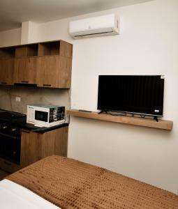 Bulevardi blu Kamez 3