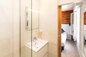 Hotels HOTEL DE PARIS MONTPARNASSE : photos des chambres