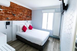 Hotels HOTEL DE PARIS MONTPARNASSE : photos des chambres