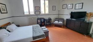 Sunny home with roof patio