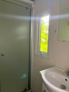 Campings Camping la Faloise - Mobil-home 2 chambres : photos des chambres