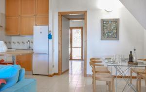 2 Bedroom Cozy Home In Is Molas img9