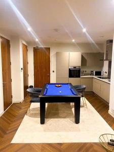Media City Holiday Living