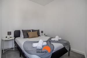 #163 Dr José Silva 17 by Home Holidays