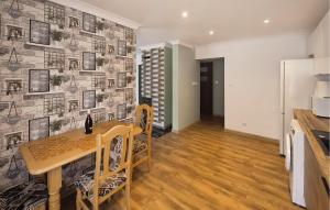 2 Bedroom Cozy Home In Gardna Wielka