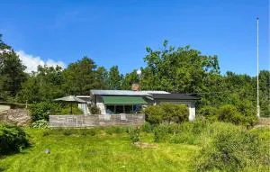 3 Bedroom Awesome Home In Västervik - Blankaholm