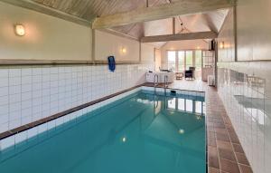 Nice Home In Tjörn With Sauna