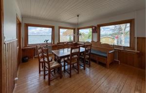 4 Bedroom Amazing Home In Sorunda