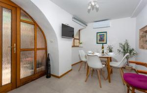 Nice Apartment In Punat 
