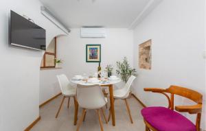 Nice Apartment In Punat 